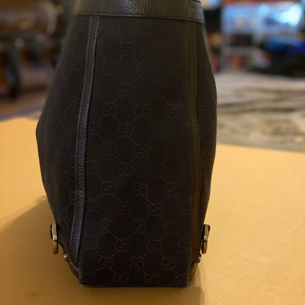 Gucci - Picture 2 of 14